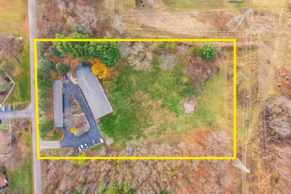 561 Garrison Road Pennfield Charter Township MI 49017