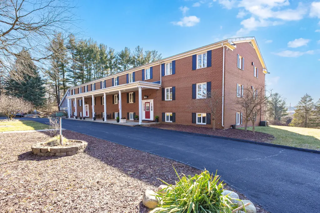 561 Garrison Road Pennfield Charter Township MI 49017