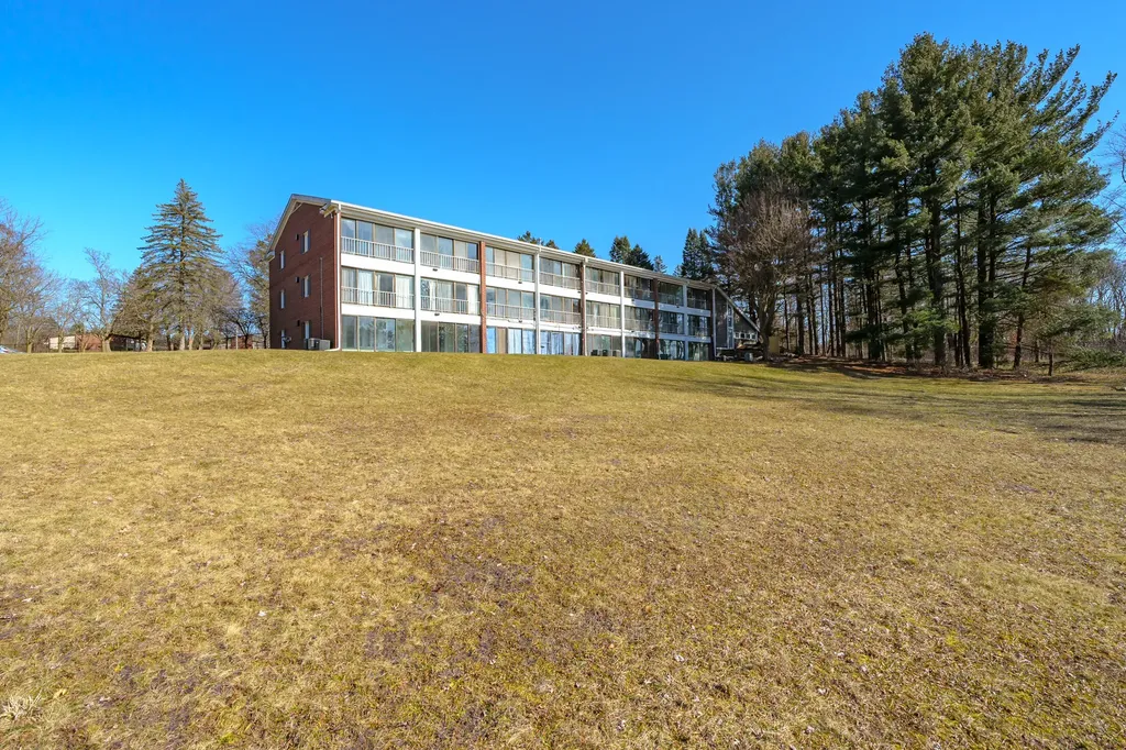 561 Garrison Road Pennfield Charter Township MI 49017