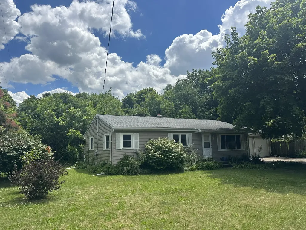 1560 Magnolia Street Comstock Charter Township MI 49048