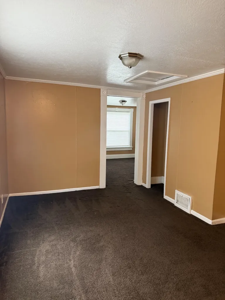 905 Burr Oak Street Albion City MI 49224