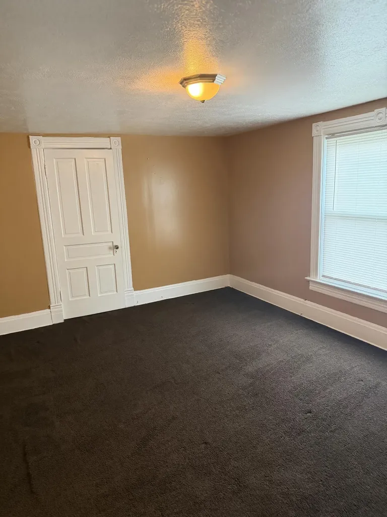 905 Burr Oak Street Albion City MI 49224