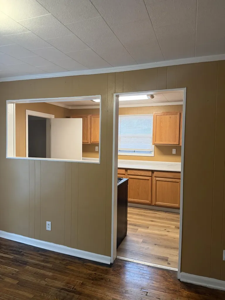 905 Burr Oak Street Albion City MI 49224