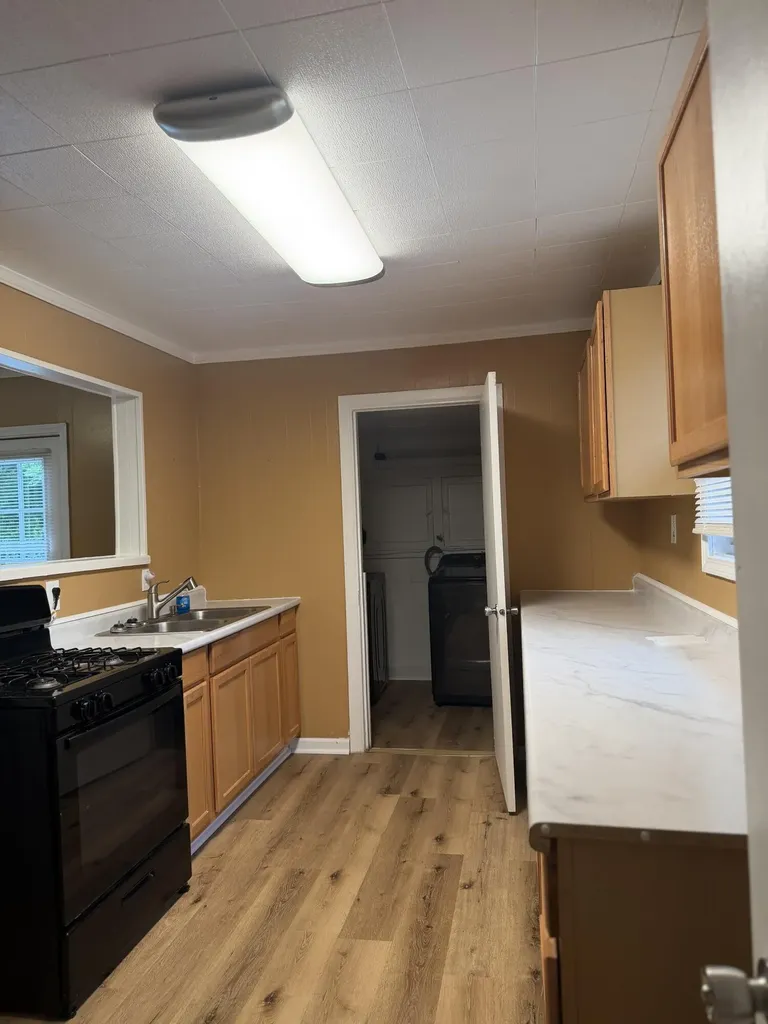 905 Burr Oak Street Albion City MI 49224