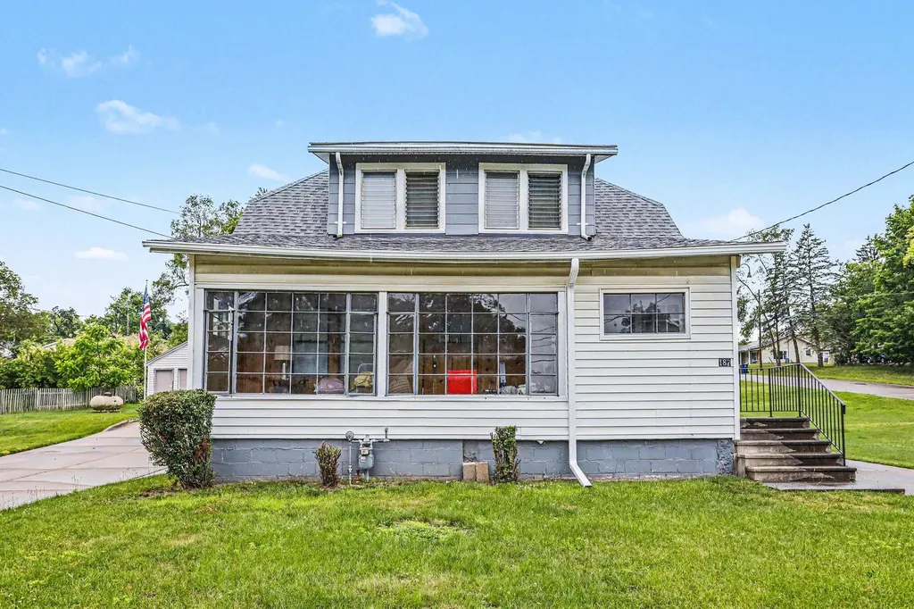 187 Sharon Avenue Pennfield Charter Township MI 49017