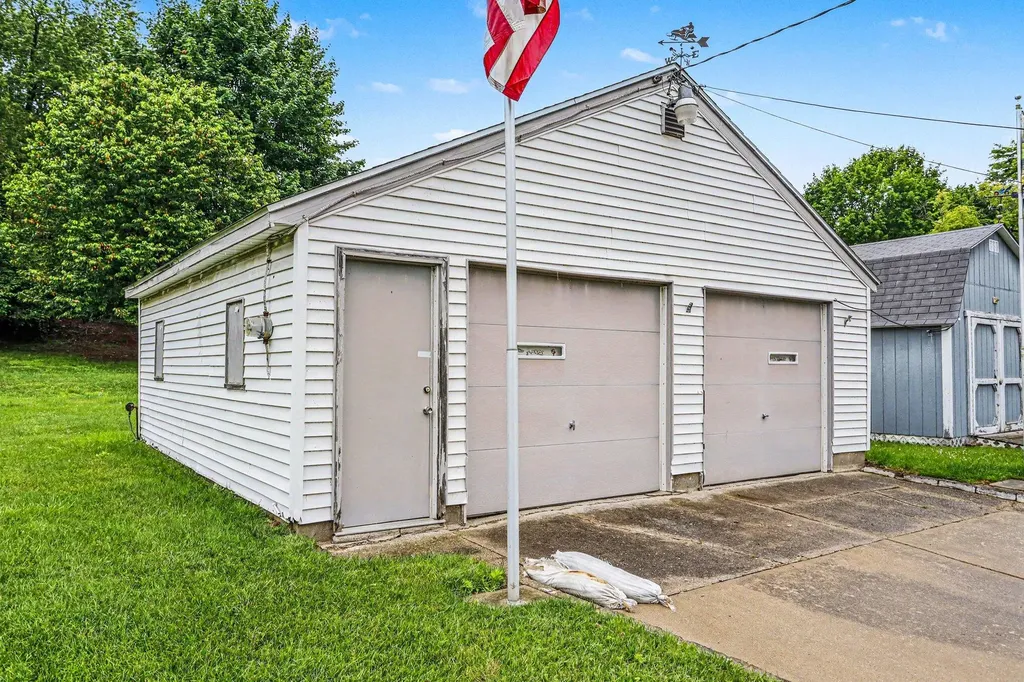 187 Sharon Avenue Pennfield Charter Township MI 49017