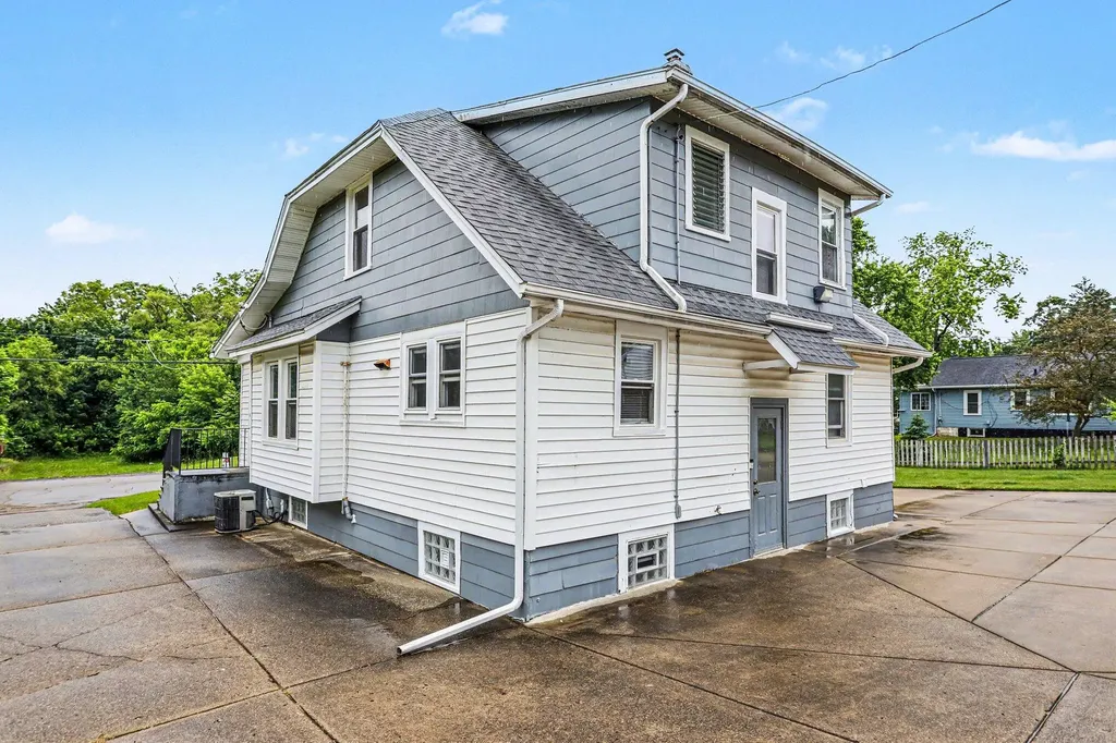 187 Sharon Avenue Pennfield Charter Township MI 49017