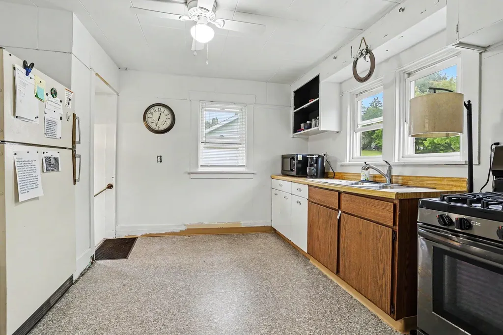 187 Sharon Avenue Pennfield Charter Township MI 49017