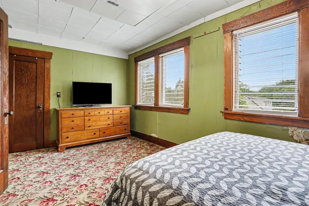 187 Sharon Avenue Pennfield Charter Township MI 49017