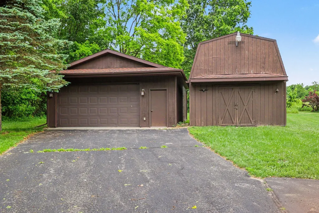 16791 De Avenue E Ross Township MI 49012