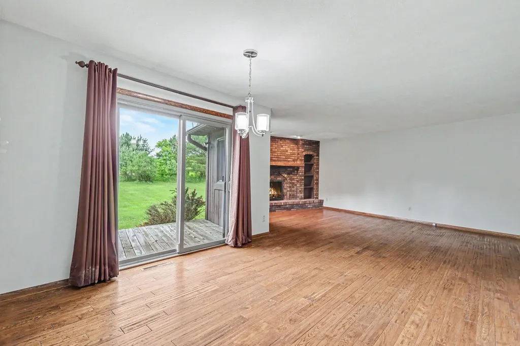 16791 De Avenue E Ross Township MI 49012