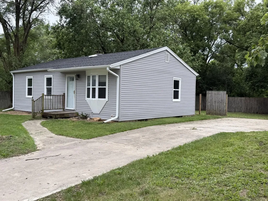 216 Ardmoor Drive Bedford Charter Township MI 49037