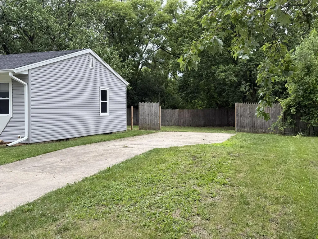 216 Ardmoor Drive Bedford Charter Township MI 49037