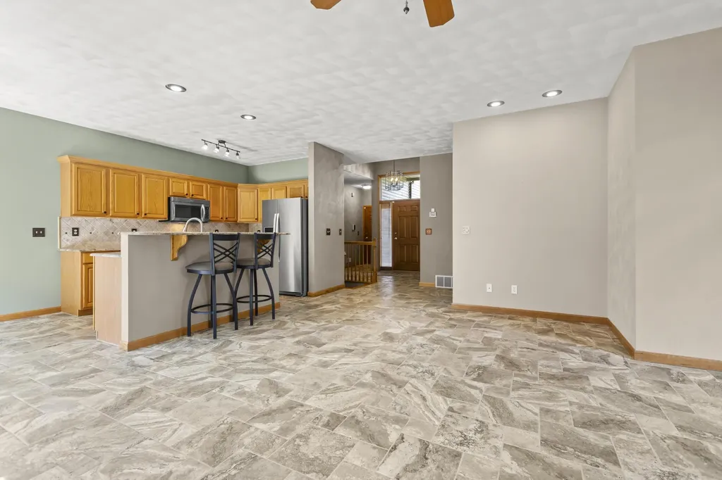 111 Brighton Park Battle Creek City MI 49015