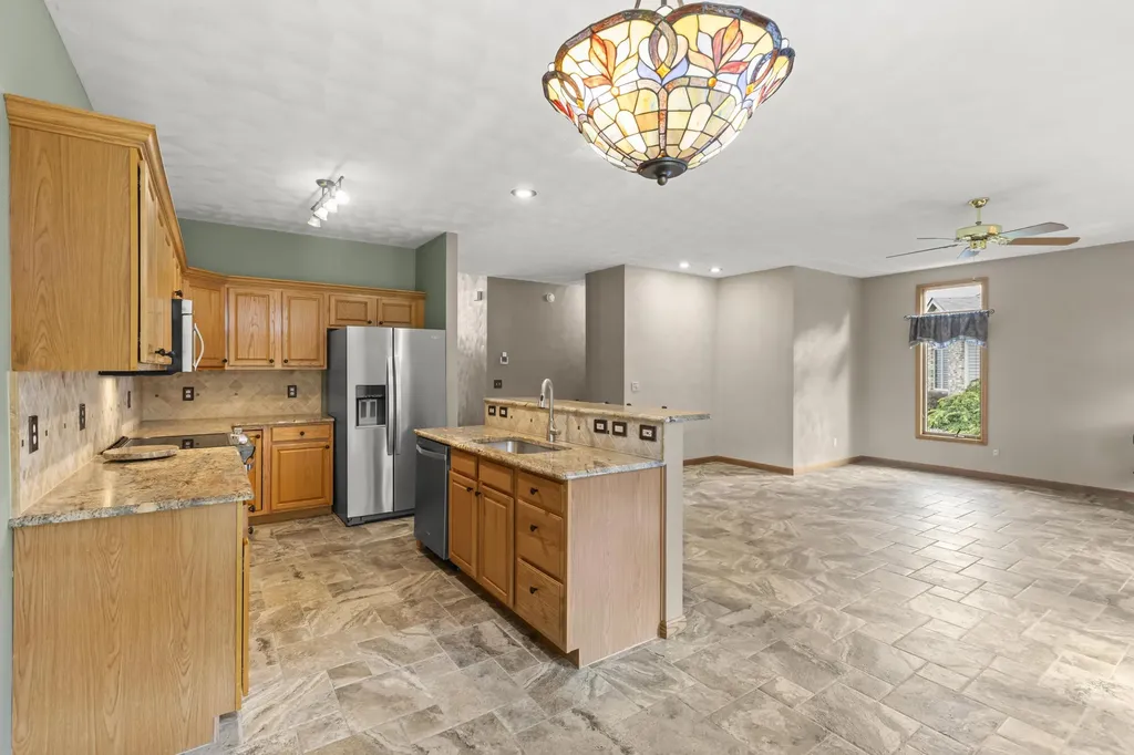 111 Brighton Park Battle Creek City MI 49015