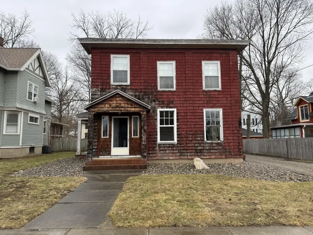 513 E Michigan Avenue Marshall City MI 49068