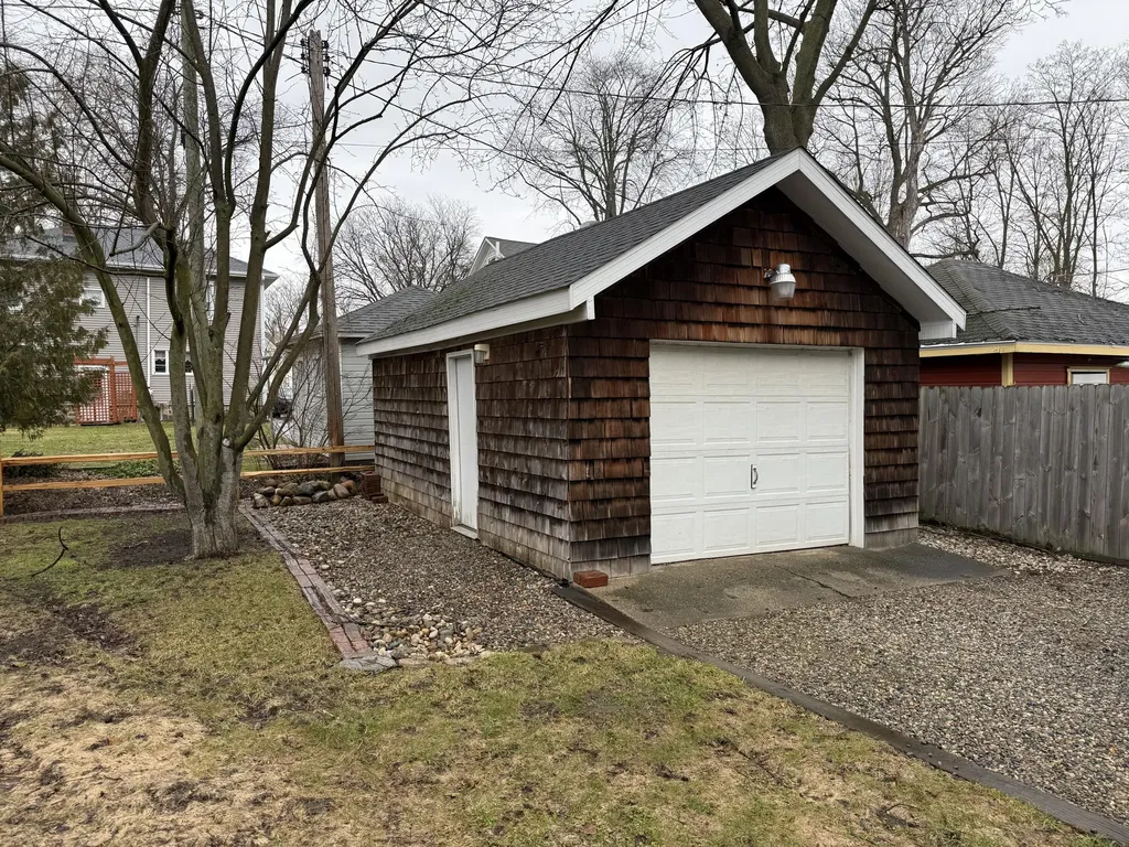 513 E Michigan Avenue Marshall City MI 49068