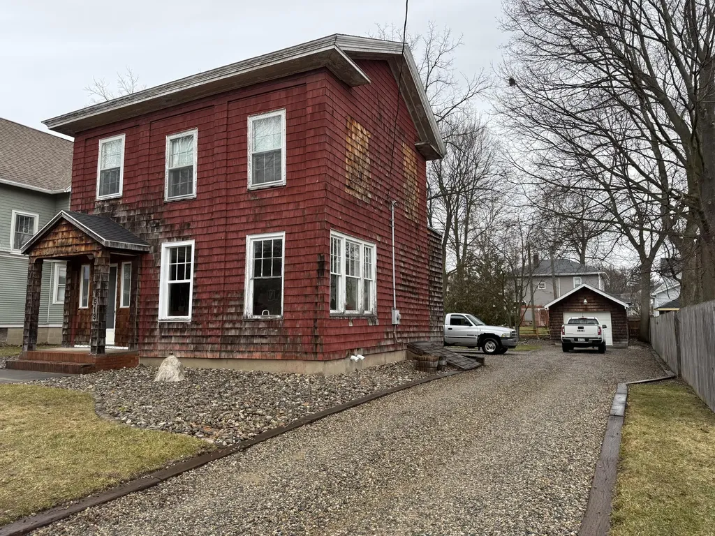 513 E Michigan Avenue Marshall City MI 49068