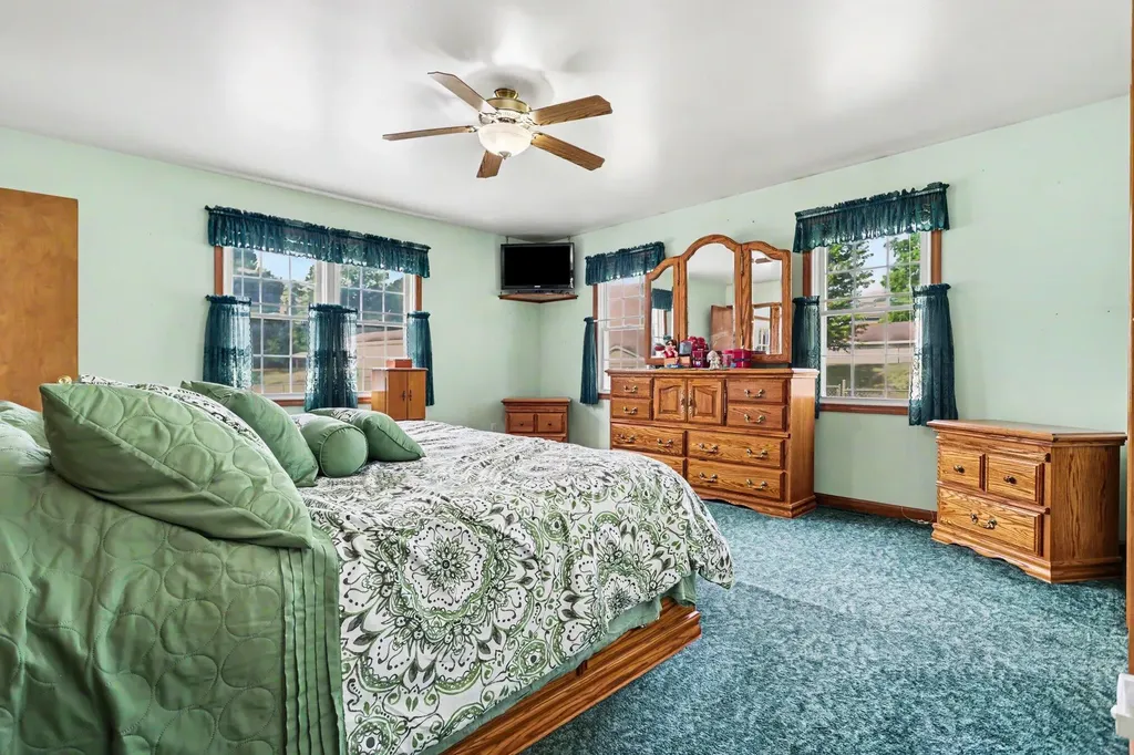 722 Golden Avenue Emmett Charter Township MI 49014