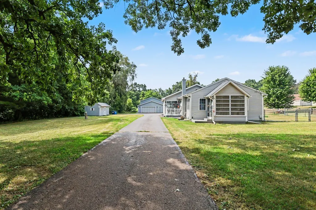 722 Golden Avenue Emmett Charter Township MI 49014