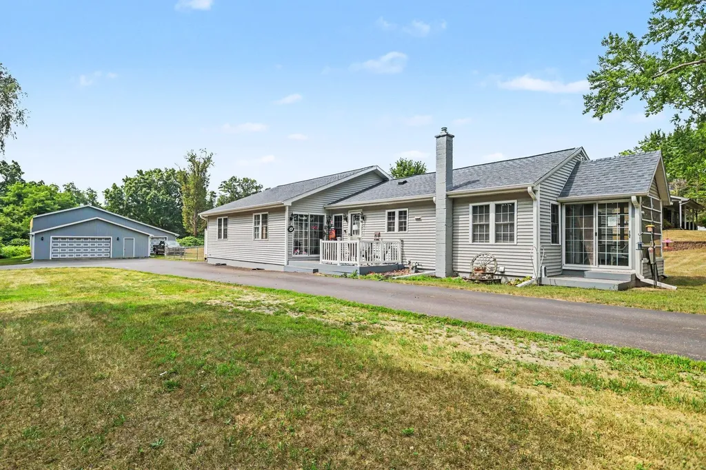 722 Golden Avenue Emmett Charter Township MI 49014