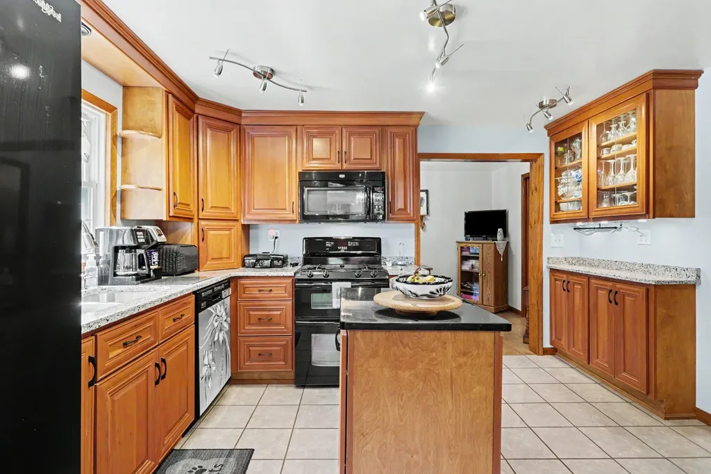 722 Golden Avenue Emmett Charter Township MI 49014