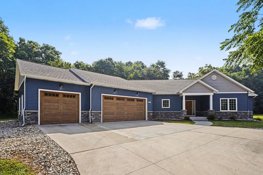395 S Wattles Road Emmett Charter Township MI 49014