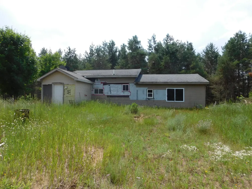 11880 Pine Cove Unknown City MI 49649