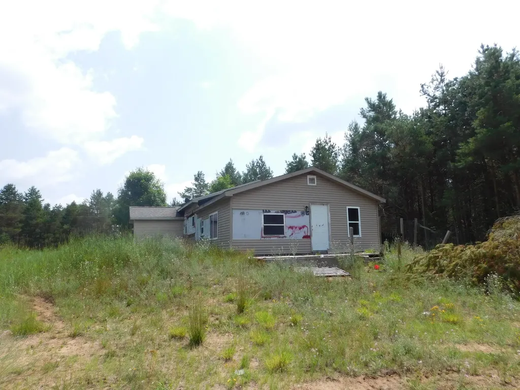 11880 Pine Cove Unknown City MI 49649