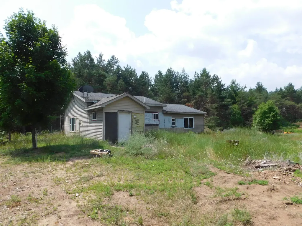 11880 Pine Cove Unknown City MI 49649