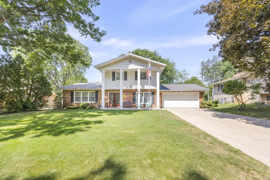 840 Edgehill Place Battle Creek City MI 49015