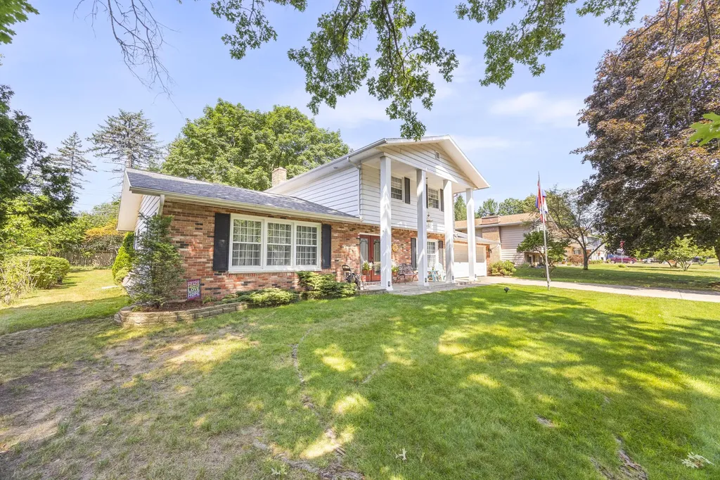 840 Edgehill Place Battle Creek City MI 49015