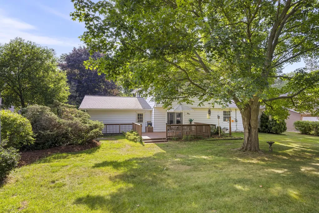 840 Edgehill Place Battle Creek City MI 49015