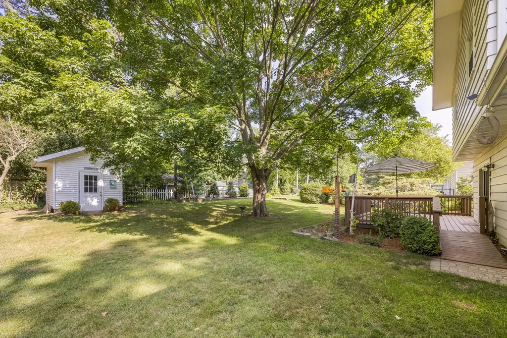 840 Edgehill Place Battle Creek City MI 49015
