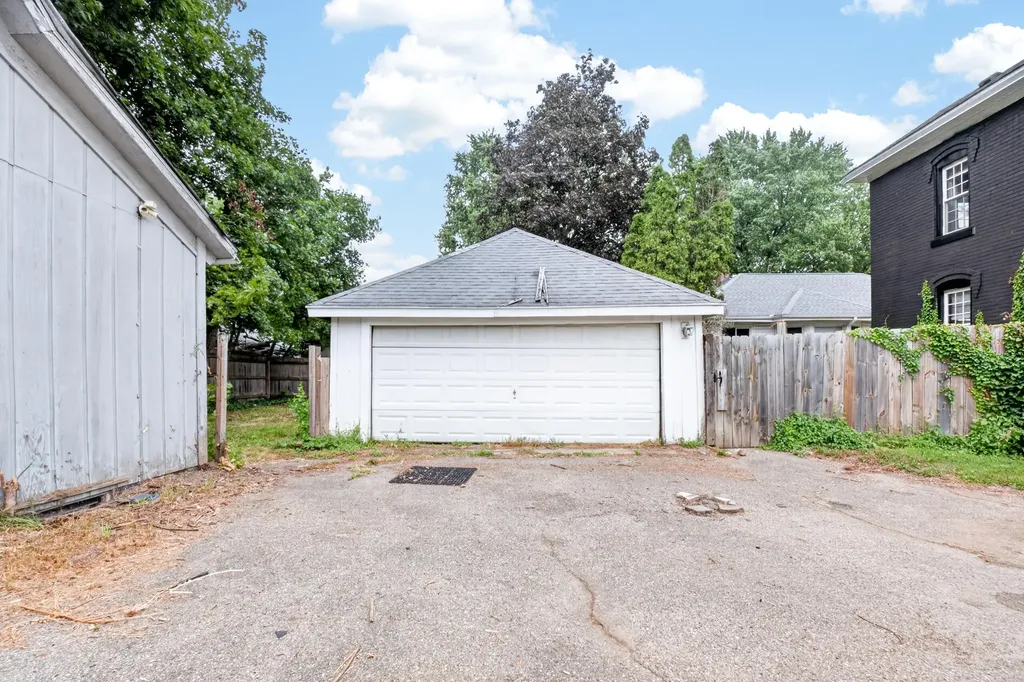66 Magnolia Avenue Battle Creek City MI 49017