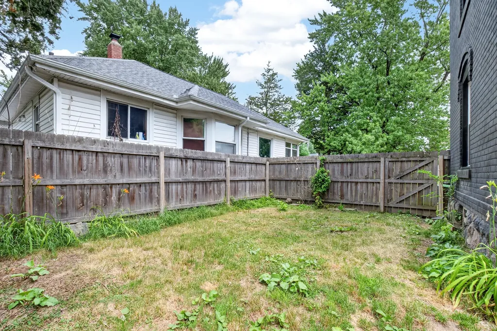 66 Magnolia Avenue Battle Creek City MI 49017
