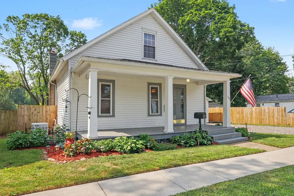 732 E Green Street Marshall City MI 49068
