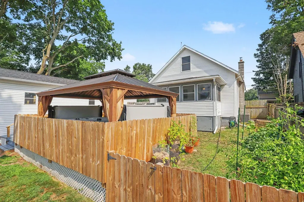 732 E Green Street Marshall City MI 49068
