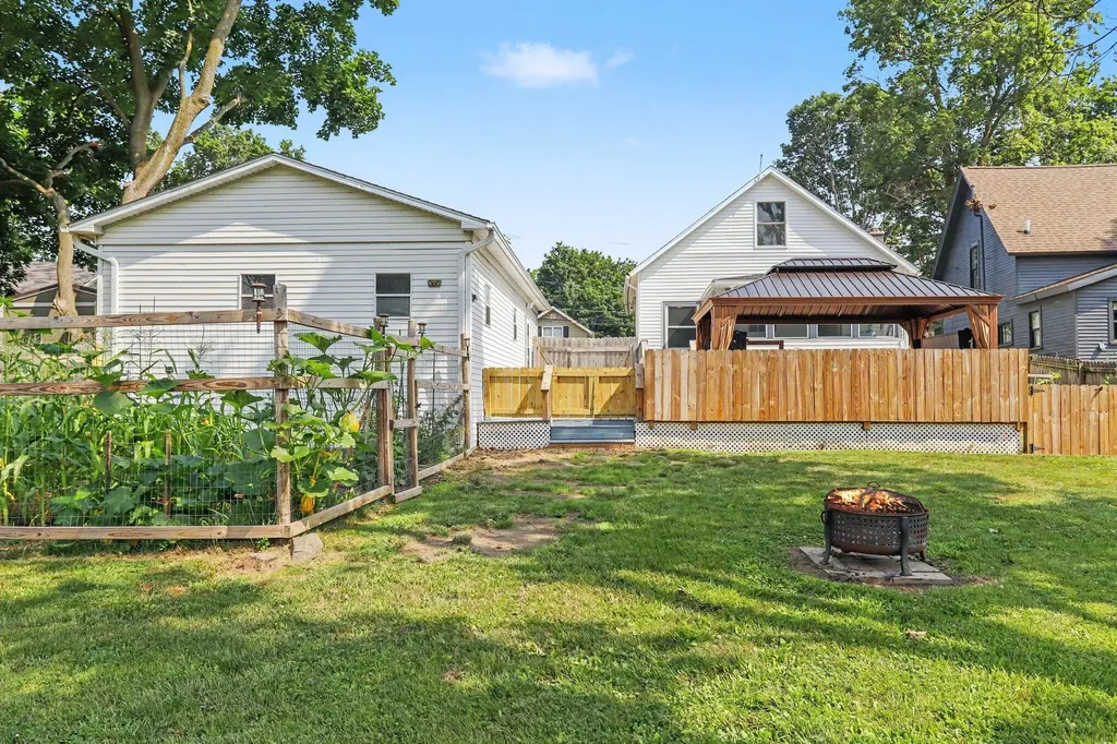 732 E Green Street Marshall City MI 49068