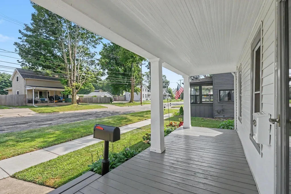 732 E Green Street Marshall City MI 49068