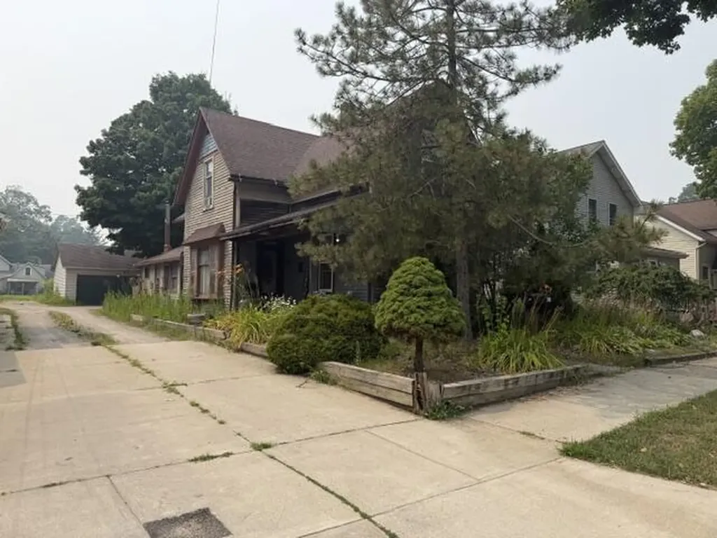 220 Prairie Street Charlotte City MI 48813