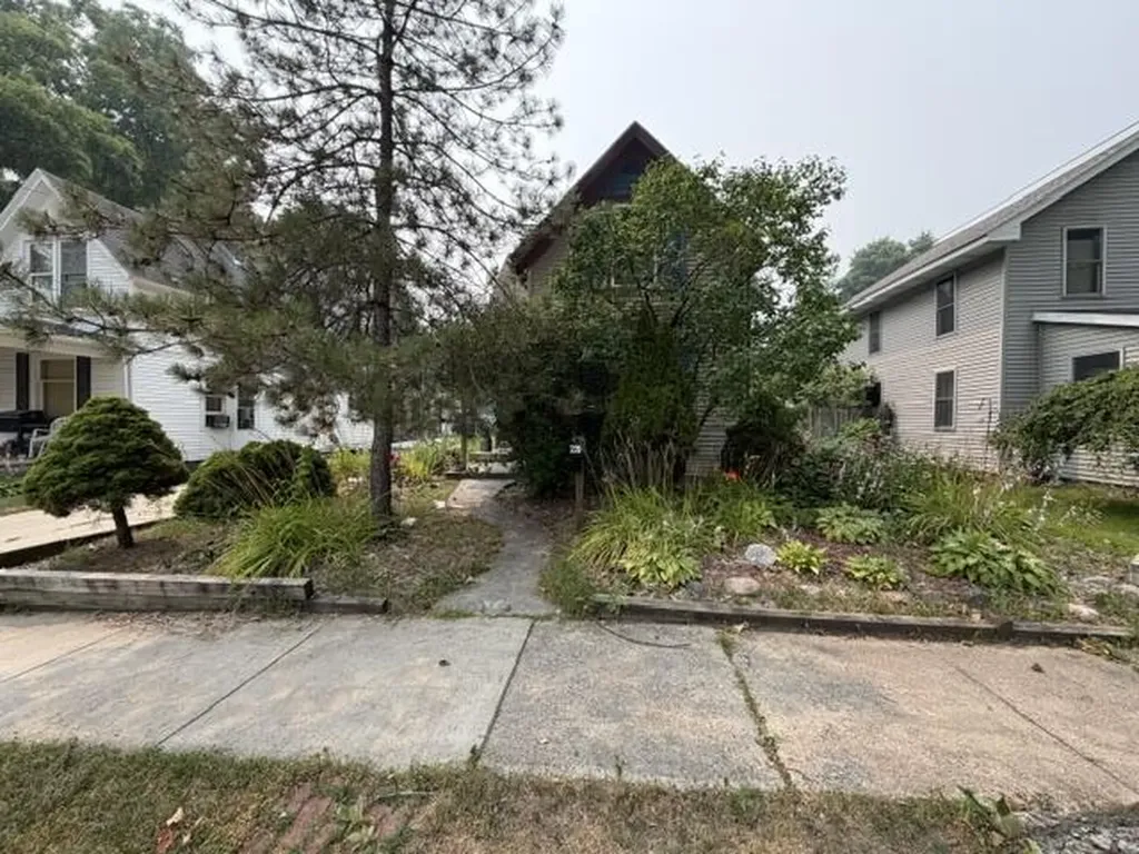 220 Prairie Street Charlotte City MI 48813