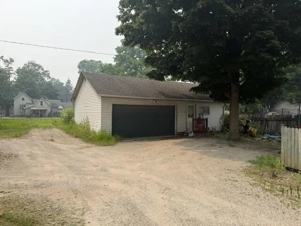 220 Prairie Street Charlotte City MI 48813