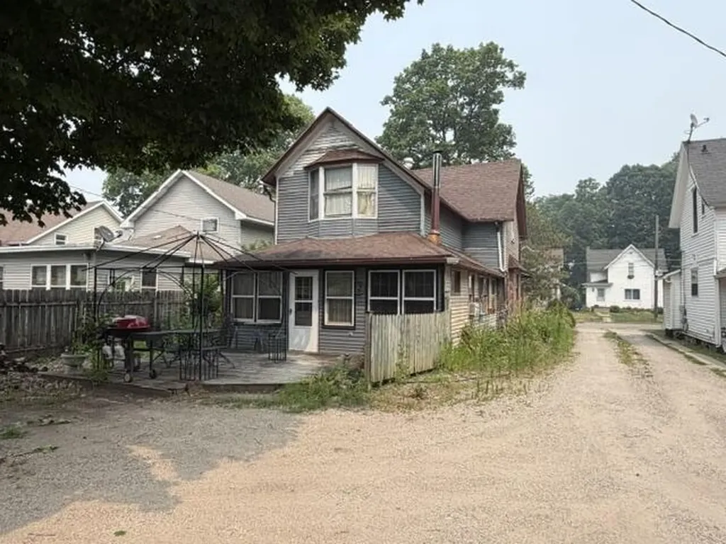 220 Prairie Street Charlotte City MI 48813