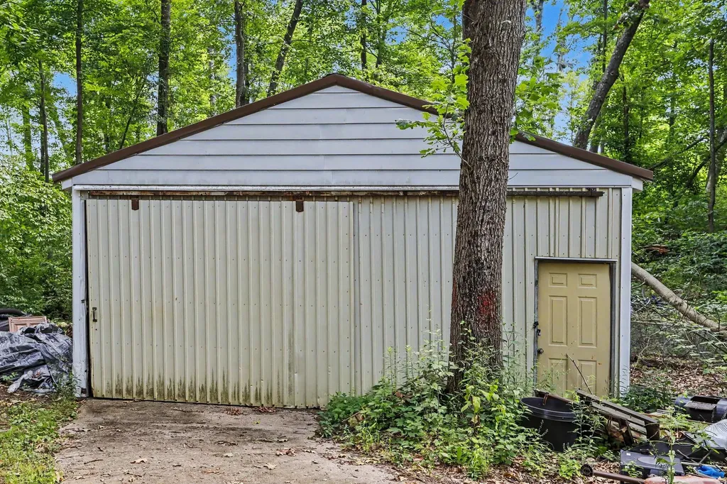 11091 W Drive N Pennfield Charter Township MI 49021