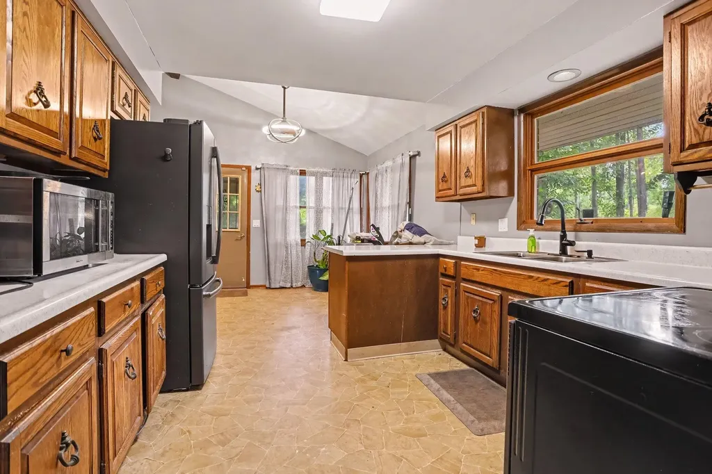 11091 W Drive N Pennfield Charter Township MI 49021