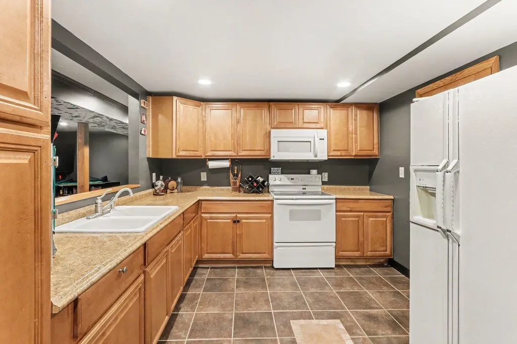 28284 62nd Avenue Antwerp Township MI 49065