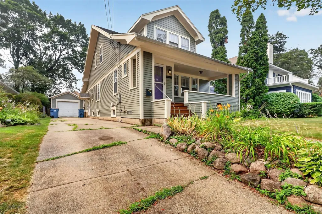 321 Inkster Kalamazoo City MI 49001