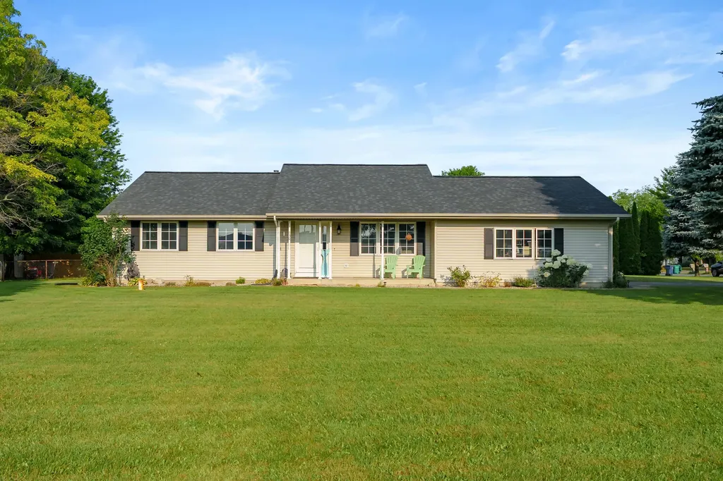 150 Gull Pointe Drive Bedford Charter Township MI 49017