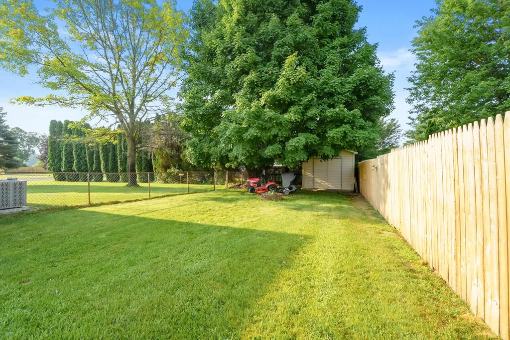 150 Gull Pointe Drive Bedford Charter Township MI 49017